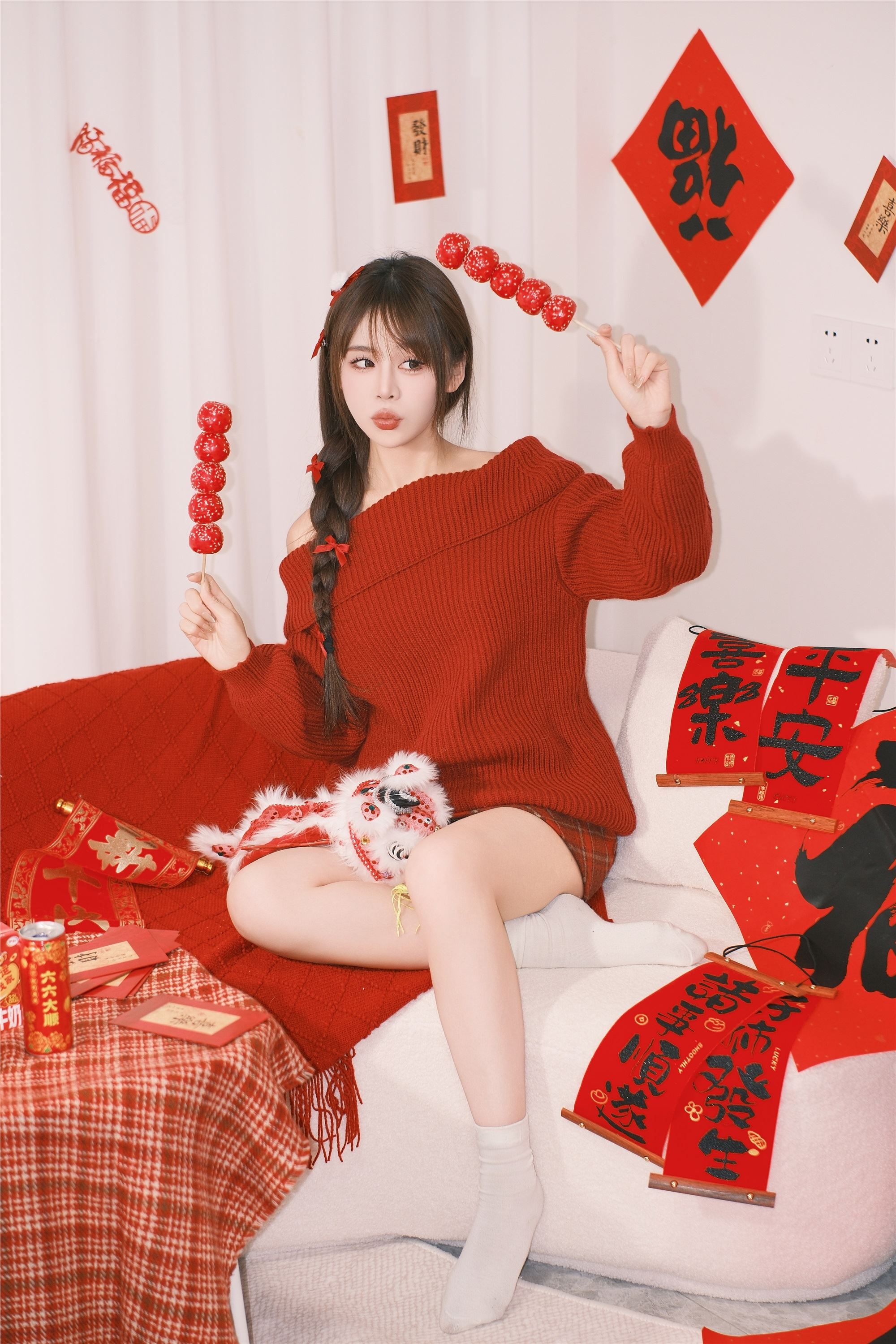 YITUYU艺图语 2025.02.05 居家拍新年照 泡芙小方